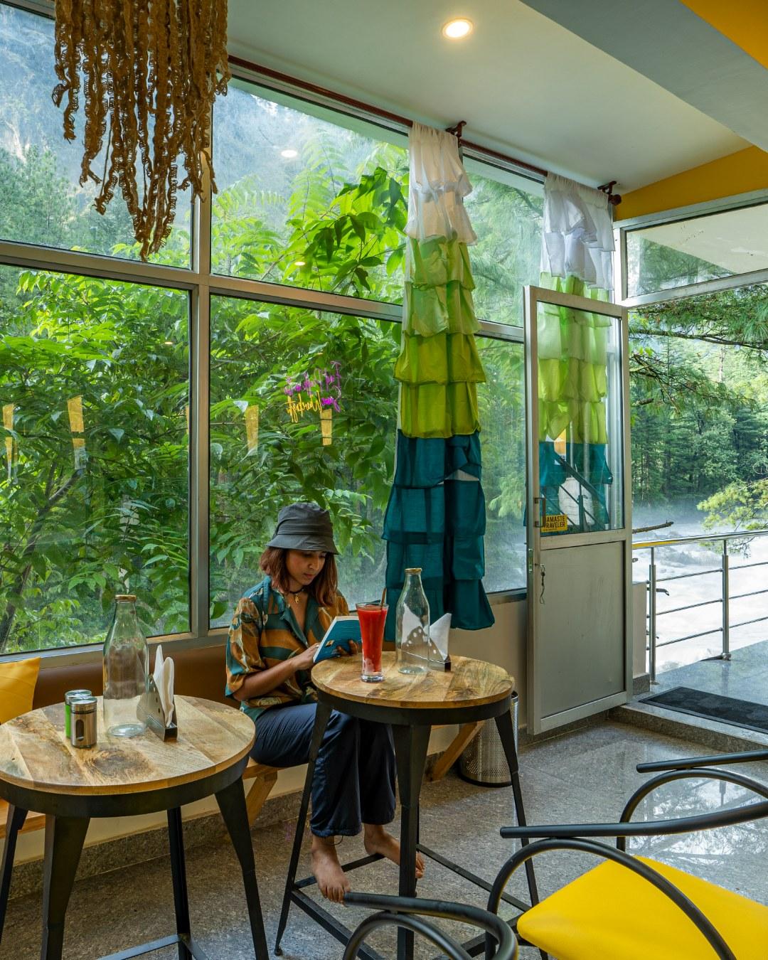 The Hosteller Kasol, Riverside