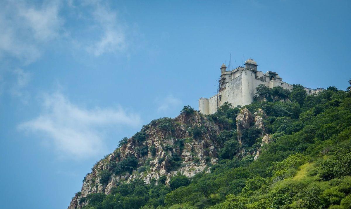 Monsoon marvel: Discovering the beauty of Sajjangarh Palace in the rainy season