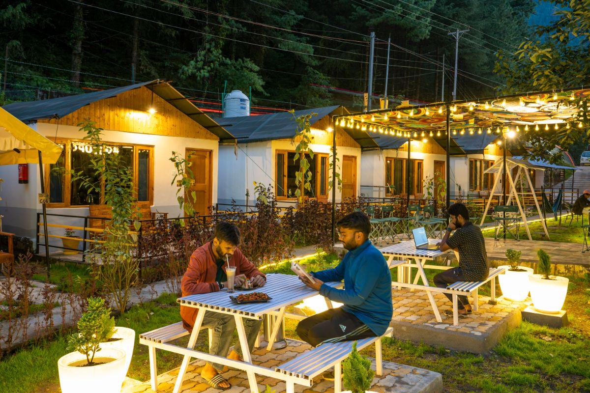 The Hosteller Kasol, Riverside