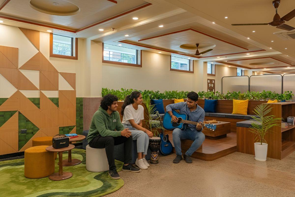 The Hosteller Agra, Tajganj