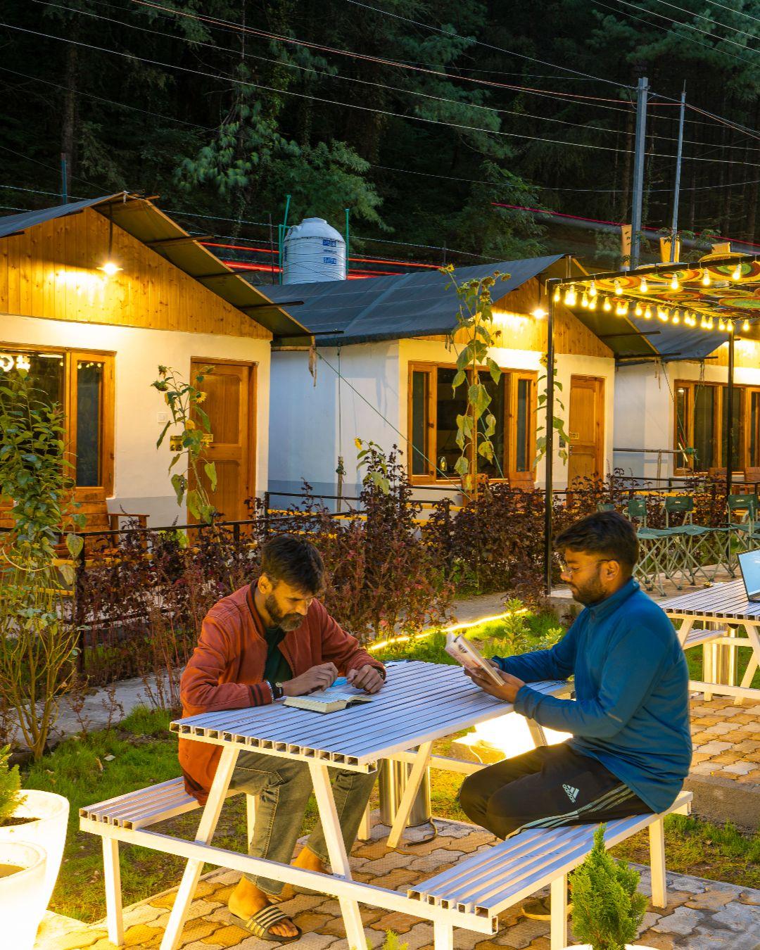 The Hosteller Kasol, Riverside