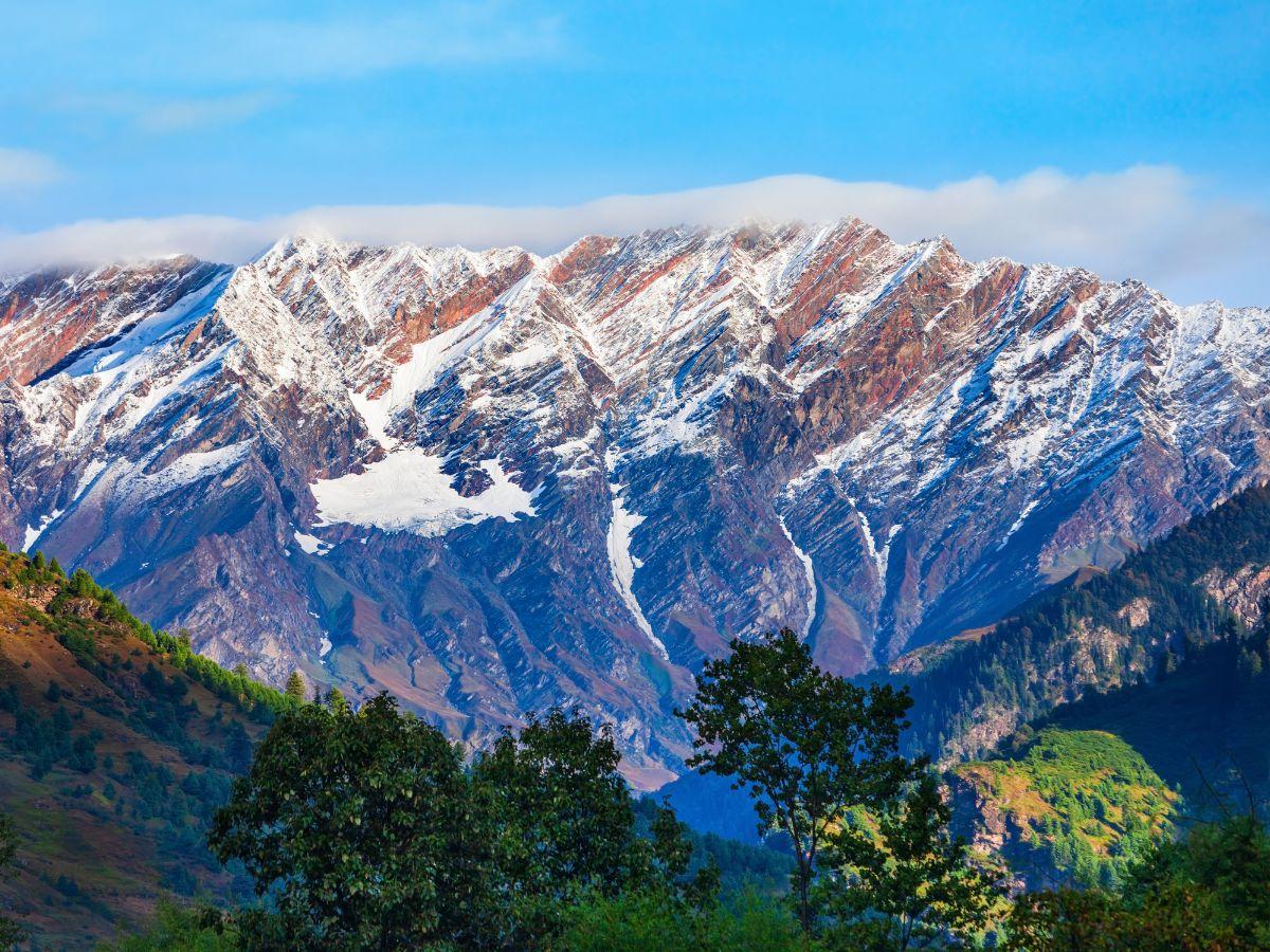 Top 8 must-visit spots to witness snowfall in Himachal Pradesh