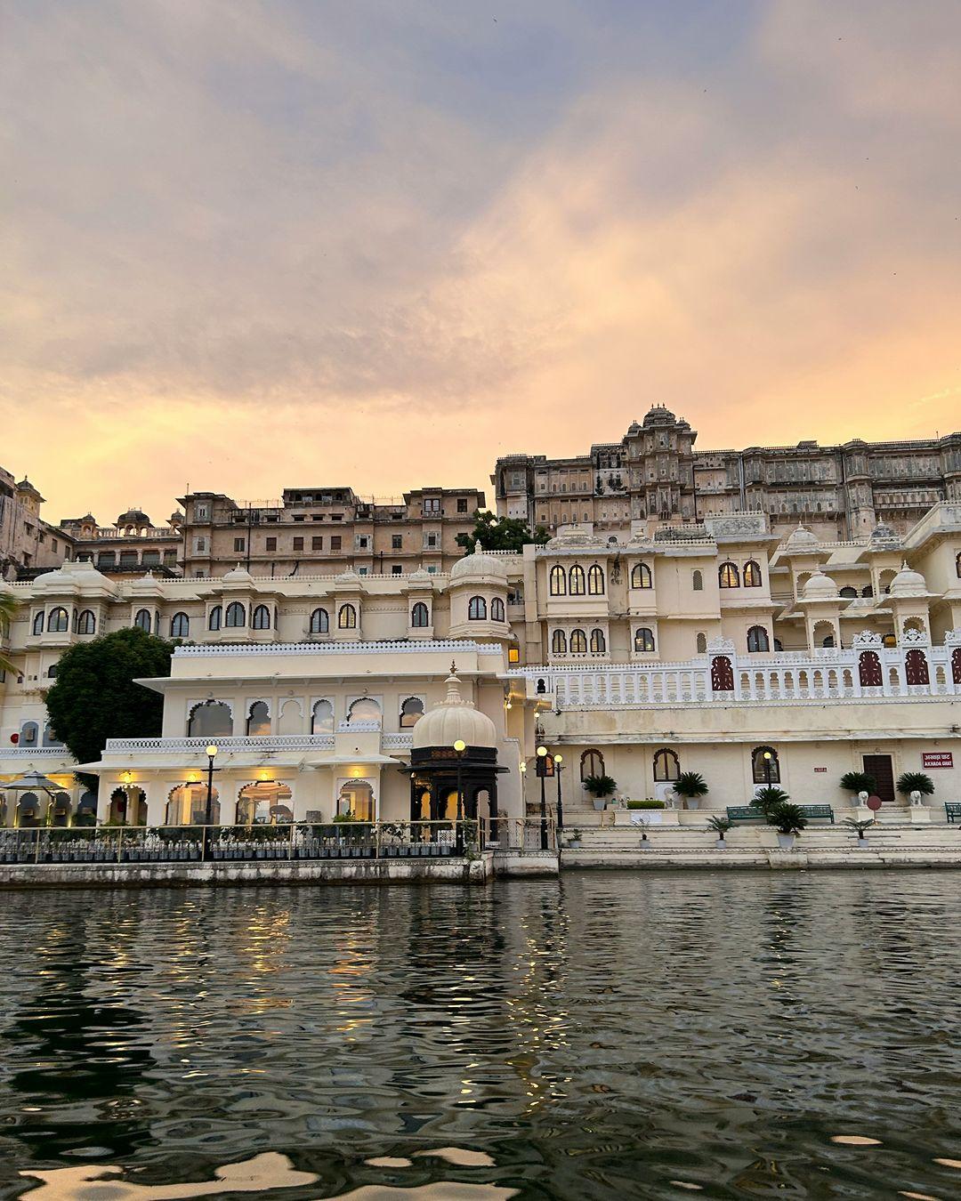 The Hosteller Bam Udaipur, Artist House